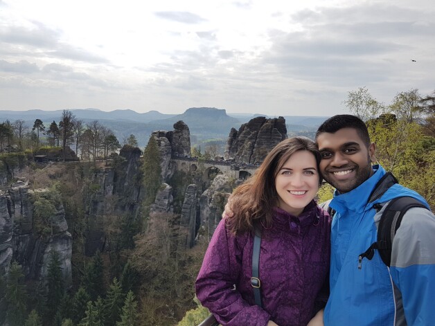 Šrilankietis Džozefs Fernando ir klimatiski mistisks izņēmums. Latvijā kļuvis par diplomētu ārstu, viņš tagad sevi restartē citā dimensijā – kūpina gaļu un patīkami mulsina ar savām oriģinālajām mērču un speciju kombinācijām.