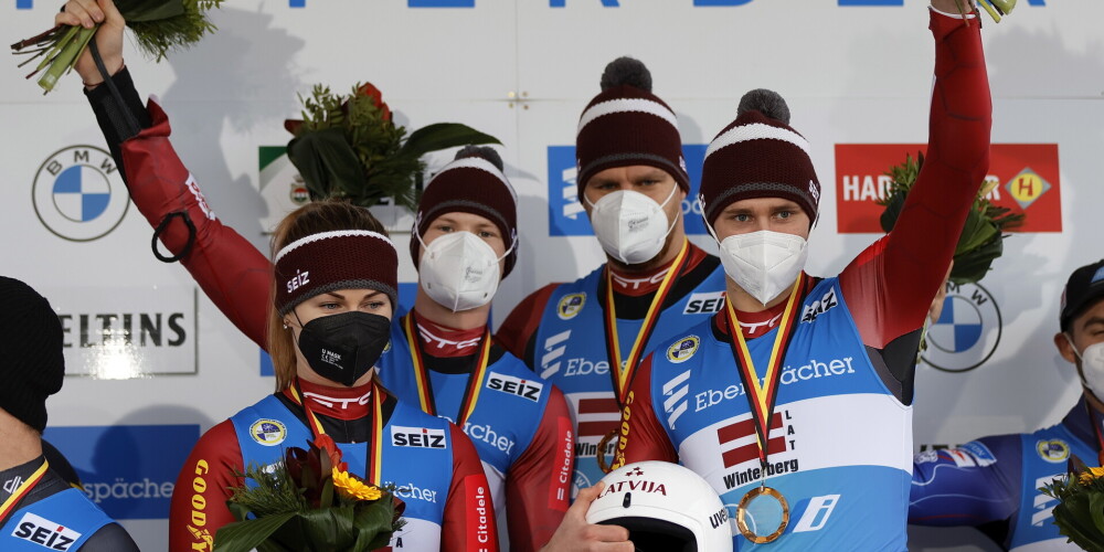 Latvijas kamaniņu braucēji uzvar Pasaules kausa posma stafetē