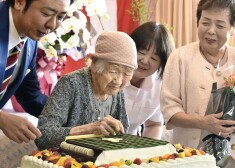 Pasaulē vecākā persona nosvinējusi 119. dzimšanas dienu, paužot apņēmību sagaidīt apaļos 120
