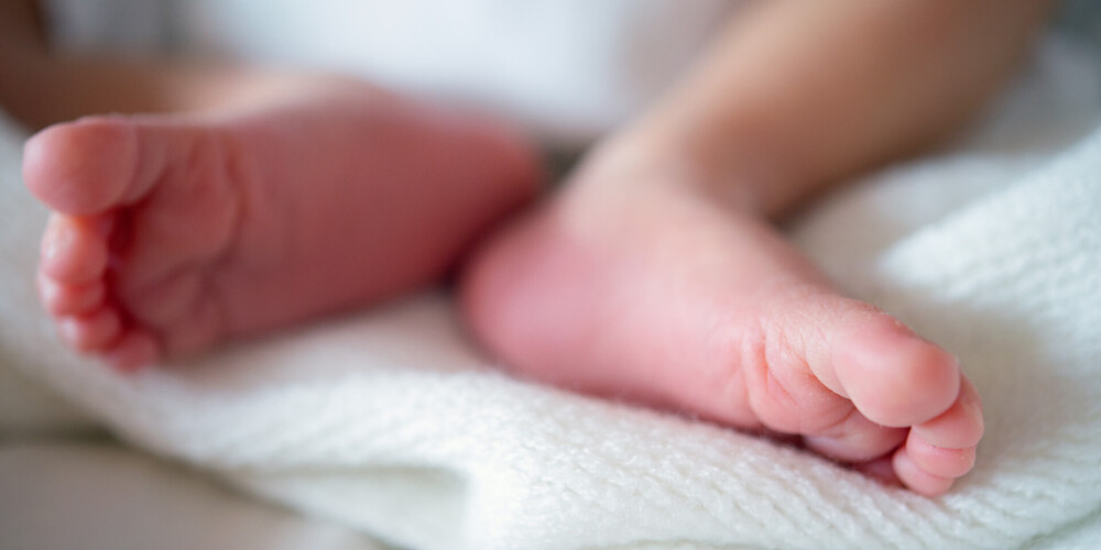 Liepājas slimnīcā jaunā gada pirmajās dienās piedzimusi meitenīte un divi puikas