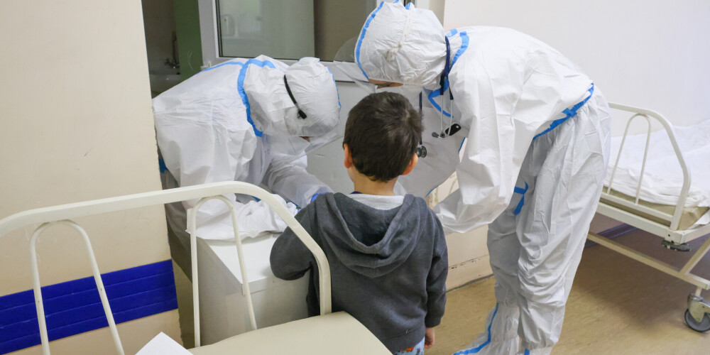 Zīdaiņi un pusaudži – slimnīca, kurā vairākums Covid-19 pacientu ir bērni; ārsti ASV bažījas par omikronu