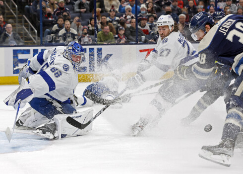 "Blue Jackets" bez Latvijas vārtsarga Elvja Merzļikina ierindā savā laukumā ar 2:7 piekāpās čempionvienībai Tampabejas "Lightning".