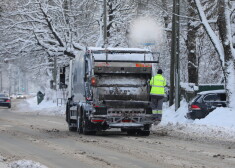 Atkritumu savākšanas automašīna. 