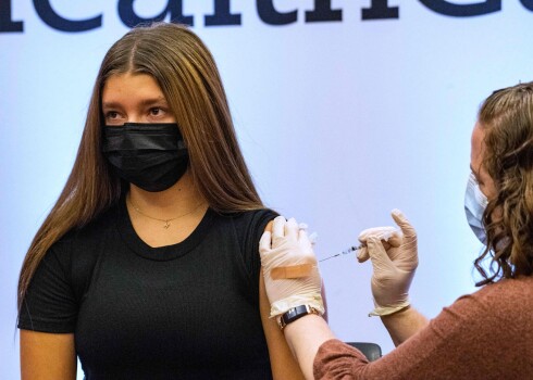 Vakcināciju pret Covid-19 sākuši 70% Latvijas iedzīvotāju