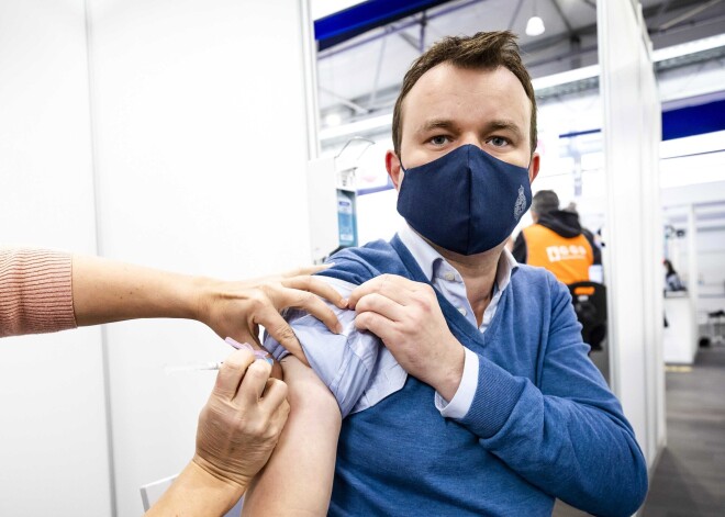 Latvijā nedēļā var nodrošināt 90 000 līdz 105 000 cilvēku vakcināciju