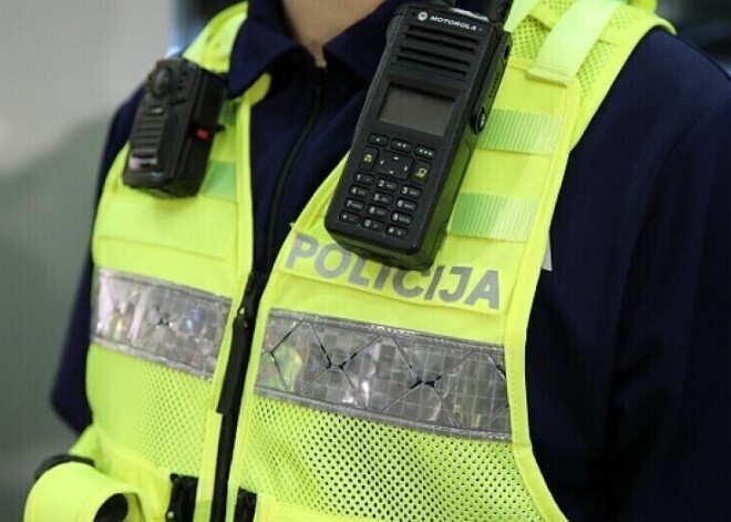 "Когда я его вижу - это означает, что день будет удачным!": рижанка в восторге от чуткого работника полиции