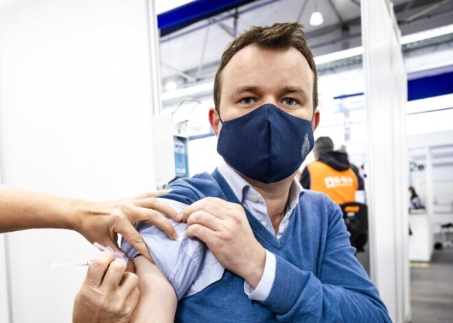 Covid-19 sertifikāta termiņš un balstvakcīnas: atbildes uz neskaidrībām