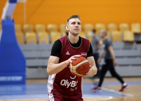 Latvijas vīriešu basketbola izlases uzbrucējs Mareks Mejeris.