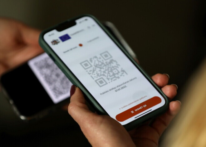 Со среды с Covid-сертификатом в Латвию можно въезжать без теста