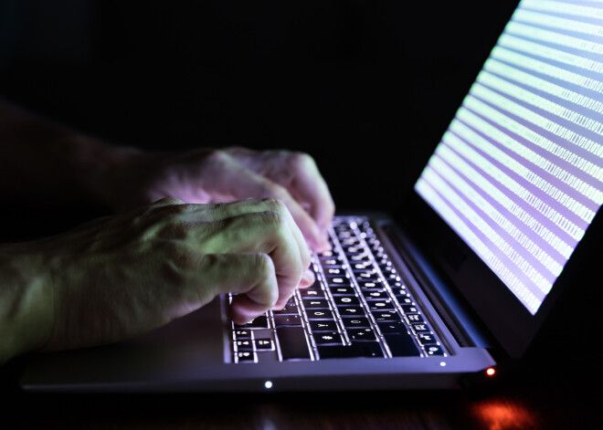 FOTO: kā izskatās krāpšanas mēģinājums, kurā noziedzinieks slēpjas zem kurjerkompāniju logo