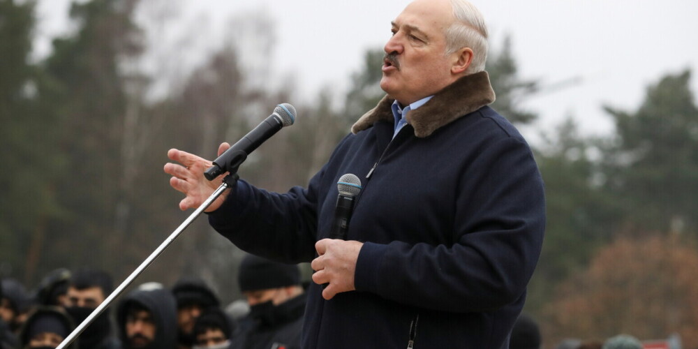 NEXTA: Irāna atsakās pieņemt teju 100 no Lukašenko ievestajiem migrantiem. Iemesls esot saikne ar terorismu