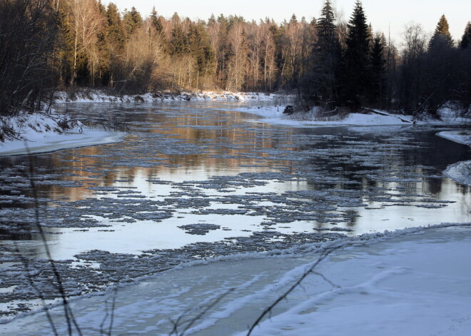 Ūdens līmenis Latvijas upēs ir ļoti svārstīgs