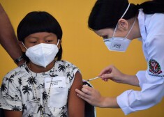 Brazīlija, neraugoties uz prezidenta iebildumiem, sāk bērnu vakcināciju
