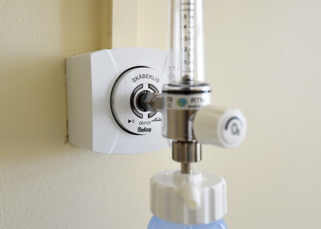 Piektdien slimnīcās ievietoti 85 Covid-19 pacienti