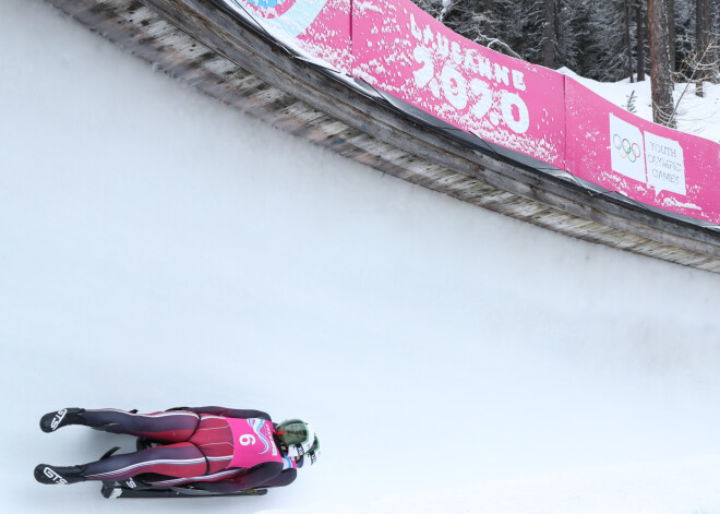 Ziediņa/Zvilna kļūst par EJČ uzvarētājām kamaniņu sportā; trešo vietu izcīna Rinks/Jegorovs