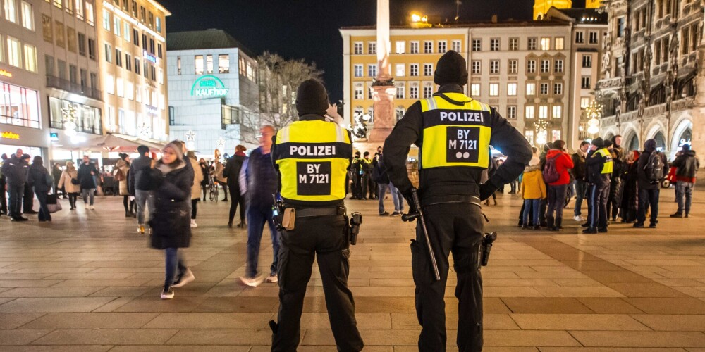 Vācijas policija konstatē viltotu Covid-19 sertifikātu izplatības pieaugumu