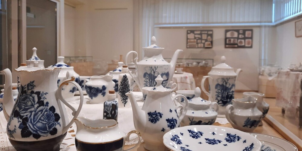Ķekavas Novadpētniecības muzejā apskatāma izstāde “Porcelāns. Forma. Krāsa. Raksts”, kas atklāj Rīgas Porcelāna fabrikas fascinējošos izstrādājumus.