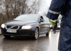 Pirms nedēļas Stopiņu pagastā braukājušas vairākas vieglās automašīnas, kuras izraisīja Ropažu pašvaldības policijas pastiprinātu interesi. 