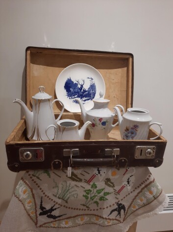 Ieskats izstādē "Porcelāns. Forma. Krāsa. Raksts". Ķekavas novadpētniecības muzejā.