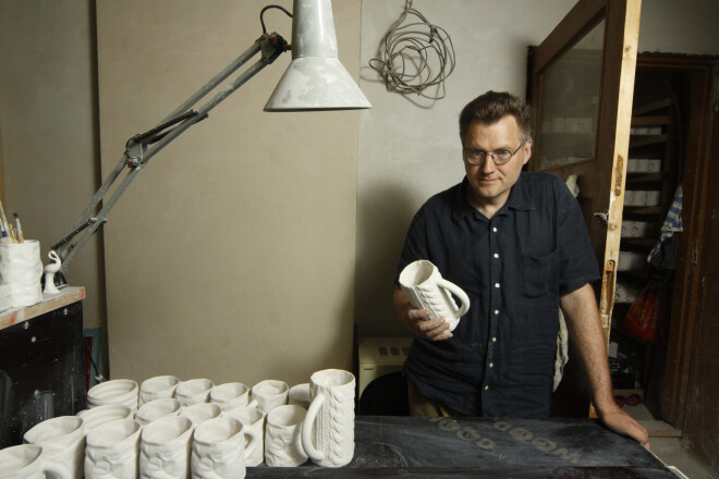 Patlaban vienīgā porcelāna ražotne Latvijā ir mākslinieka Jāņa Roņa izlolotā "Piebalgas porcelāna fabrika" bijušajās Vecpiebalgas pienotavas telpās.