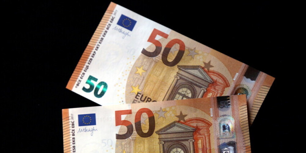 За детей и студентов до 24 лет будут выплачивать пособие в 50 евро в течение четырех месяцев
