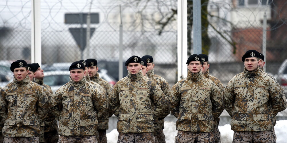 Латвийская армия готова платить каждому по 30 евро в сутки: приглашают на курс военной подготовки