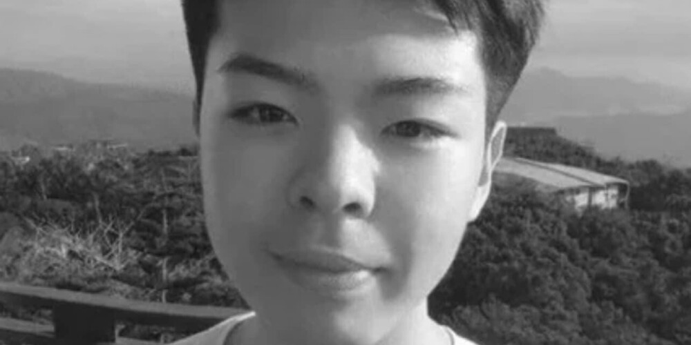 Viņu pameta divreiz: Ķīna sēro par pusaugu zēna pašnāvību