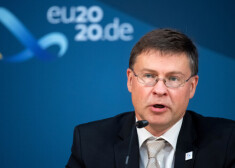 "Sūdzības iesniegšana PTO nav viegls lēmums," norāda ES tirdzniecības komisārs Valdis Dombrovskis.