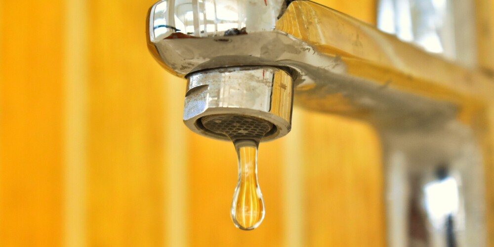 Veselības inspekcija aicina nesamazināt karstā ūdens temperatūru taupības nolūkos - tas var radīt briesmas veselībai