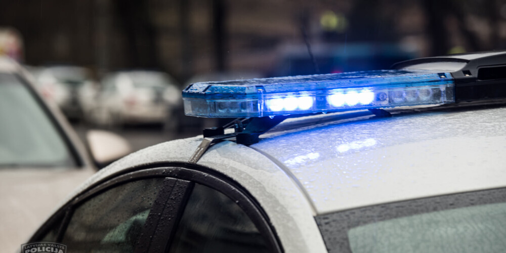 Latvijas policija aiztur Lietuvas pilsoni, kurš nozadzis automašīnu Igaunijā