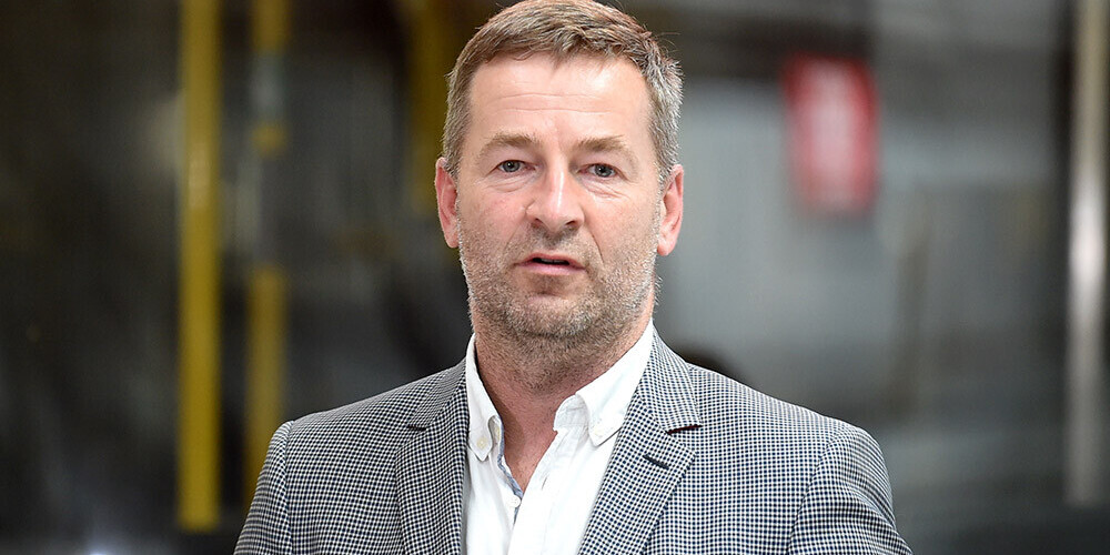 Rīgas pašvaldības sabiedrības SIA "Rīgas satiksme" dalībnieku sapulcē 1.februārī par uzņēmuma pastāvīgu padomes locekli ievēlēts līdz šim pagaidu padomes locekļa vietu ieņēmušais Ainārs Ozols, informēja Rīgas domes Komunikācijas pārvaldē. Viņš Rīgas Ekonomikas augstskolā ieguvis profesionālo maģistra grādu uzņēmējdarbības vadībā, kā arī inženierzinātņu bakalaura grādu ekonomikā Rīgas Tehniskajā universitātē. Ozols 20 gadus strādājis vadošos amatos, būdams gan valdes, gan padomes loceklis dažādos "SEB grupas" uzņēmumos, tostarp astoņus gadus pildījis AS "SEB Banka" valdes priekšsēdētāja pienākumus.