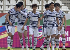 Dienvidkorejas futbolisti kvalificējas Pasaules kausam; Urugvajai un Čīlei svarīgas uzvaras