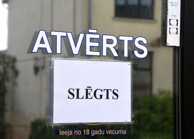 Darbinieku slimošanas dēļ atsevišķiem veikaliem nākas saīsināt darba laiku