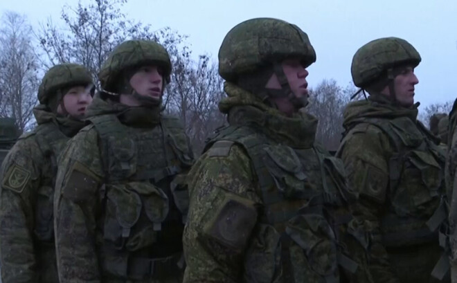 Krievija uz Baltkrieviju nosūtījusi 30 000 karavīru dalībai kopīgajos manevros "Sabiedroto apņēmība 2022", kas ilgs līdz 20.februārim.