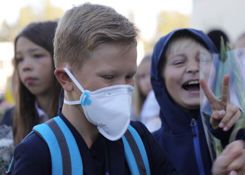 Opozīcija kritizē prasību skolēniem nēsāt maskas un citas Covid-19 normas