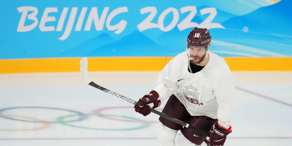 Lauris Dārziņš iemēģina olimpisko ledu.