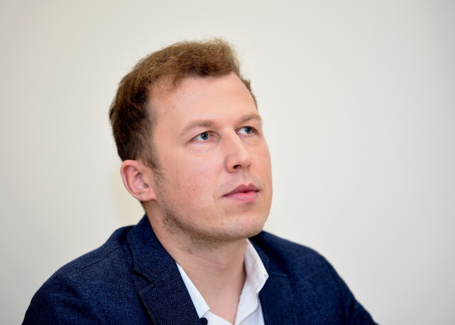 "Это не лучшая форма обучения, если студент лежит в постели или едет в троллейбусе": психотерапевт об "удаленке"