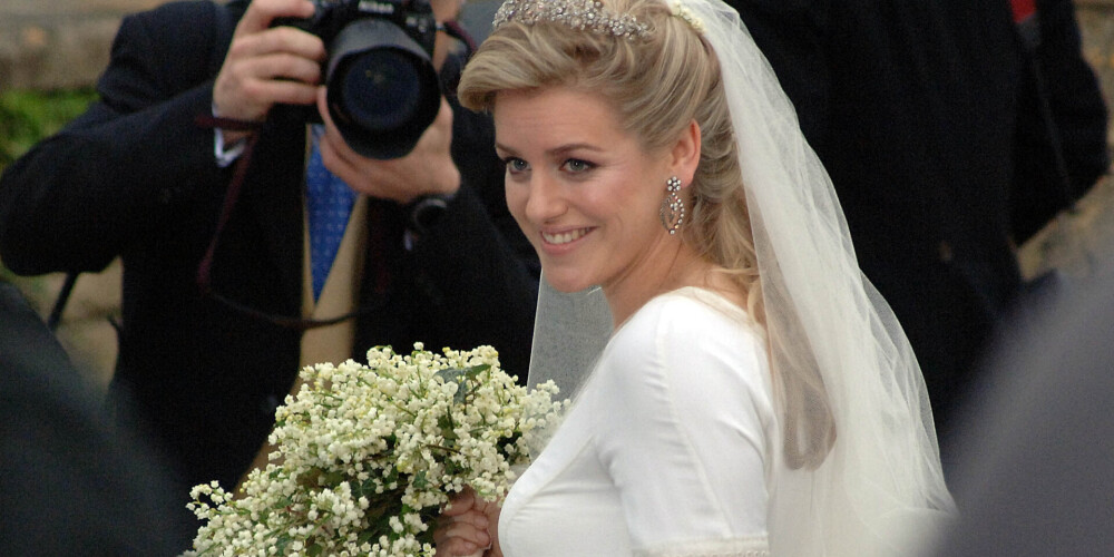 Laura 2006. gadā savās kāzās, kuras apmeklēja arī prinči Viljams un Harijs. 