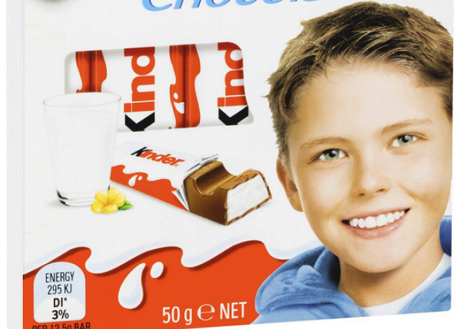 Было - стало: как сейчас выглядит мальчик с обертки шоколада Kinder Chocolate