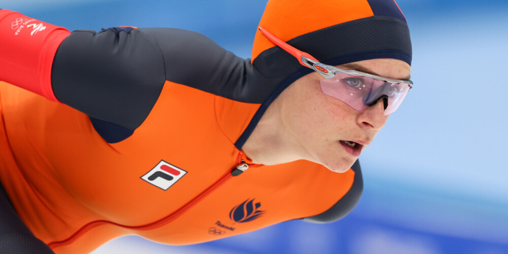 Nīderlandiete Šhautena triumfē 3000 metros ātrslidošanā; sudrabs leģendārās Džinas Lollobridžidas māsas mazmeitai