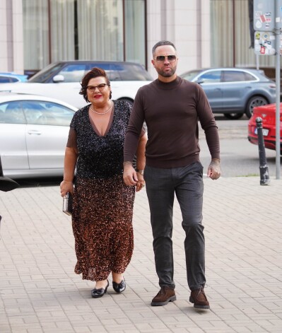 “Šis vīrietis bija viens no vairākiem kandidātiem, taču izvēloties šis atbilda visām manām prasībām,” tā Dina.