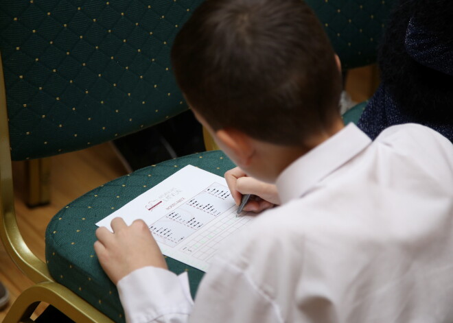 “Ja prastu latviešu valodu, nebūtu bijis jābrauc uz ārzemēm!” – jaunieši Daugavpilī atzīst, ka skolā nav izdevies apgūt valsts valodu