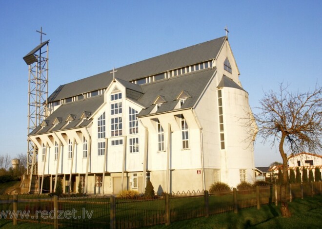 Salaspils katoļu dievnams ir liela mēroga laikmetīga tipa katoļu baznīca Latvijā.