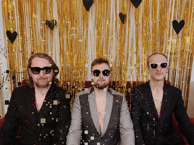 "ZaKaBa" sastāvā ir Normunds Zālamans, Kristians Kareļins un Normans Bārbals.