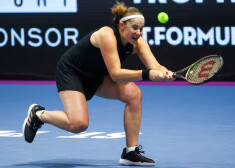 Aļona Ostapenko Sanktpēterburgā.