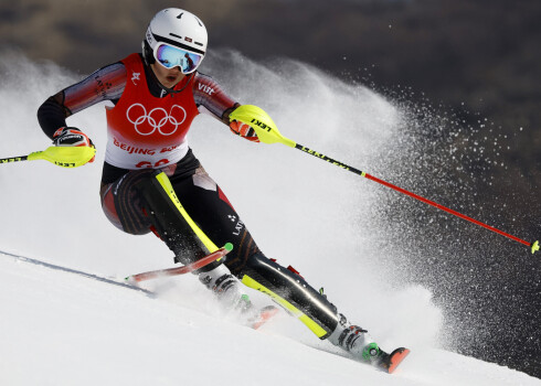 Kalnu slēpotāja Bondare kļūdās otrā brauciena beigās un olimpiskajā debijā paliek bez rezultāta