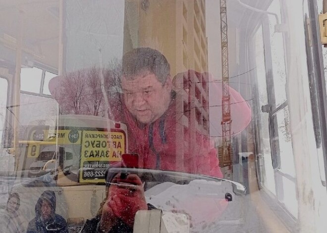 Водитель автобуса намеренно зажал дверями голову ребенка, который не смог оплатить проезд