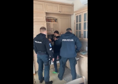 VIDEO: Lietuvā arestē slavenu Covid-19 aktīvistu; viņa namā tobrīd ciemojas viesis no Latvijas