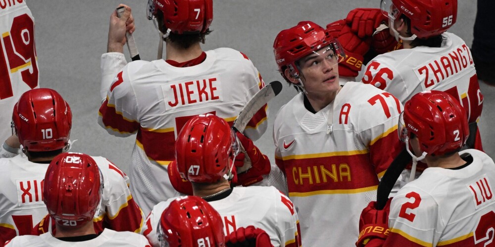 Ķīnas hokeja izlase olimpiskajā turnīrā debitē ar smagu sagrāvi