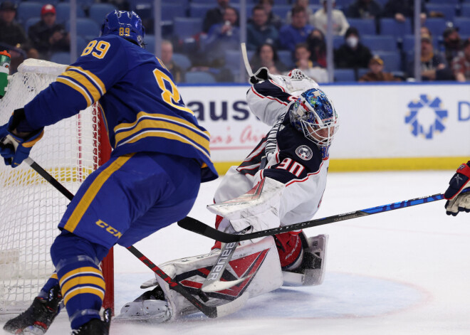 Merzļikins pagarinājumā sekmē "Blue Jackets" uzvaru pār Girgensona "Sabres"